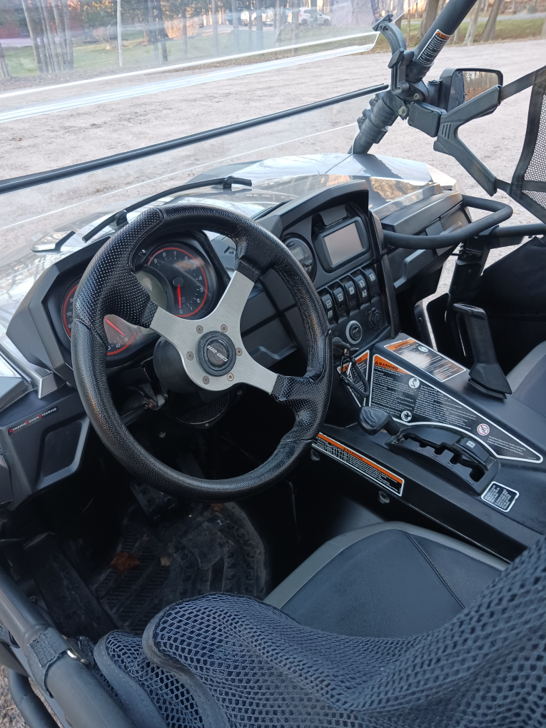 Can-Am Commander Limited - photo 4