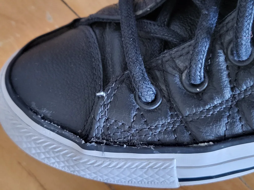 Converse Chuck Taylor All Star (US7.5) image indicator(8)