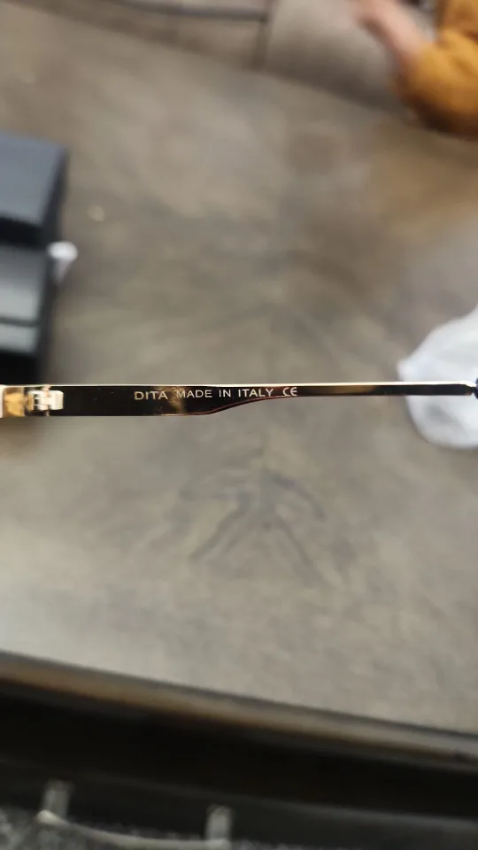 MAN'S SUNGLASSES image indicator(3)