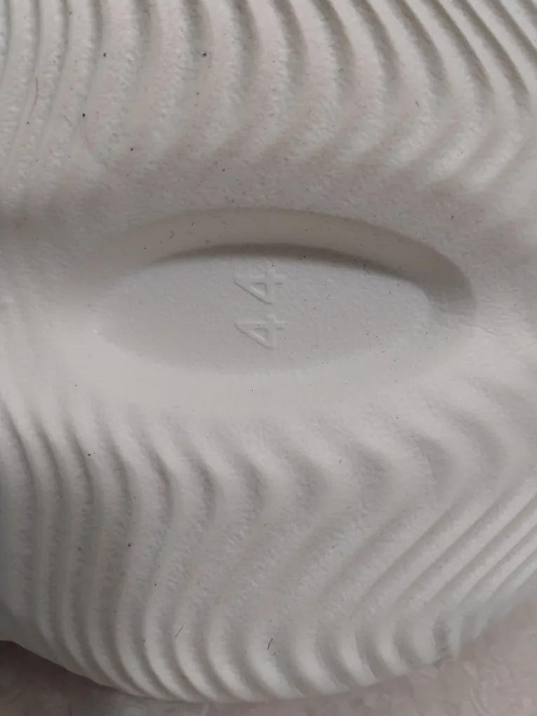 Yeezy size 10 men #ThriftyPicks image indicator(2)