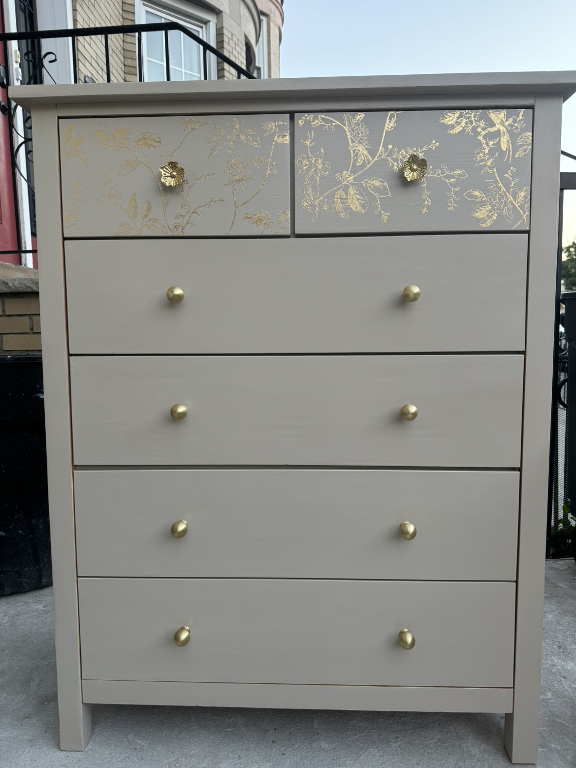 Beautiful Dresser and Two Nightstands for Sale! - photo 2