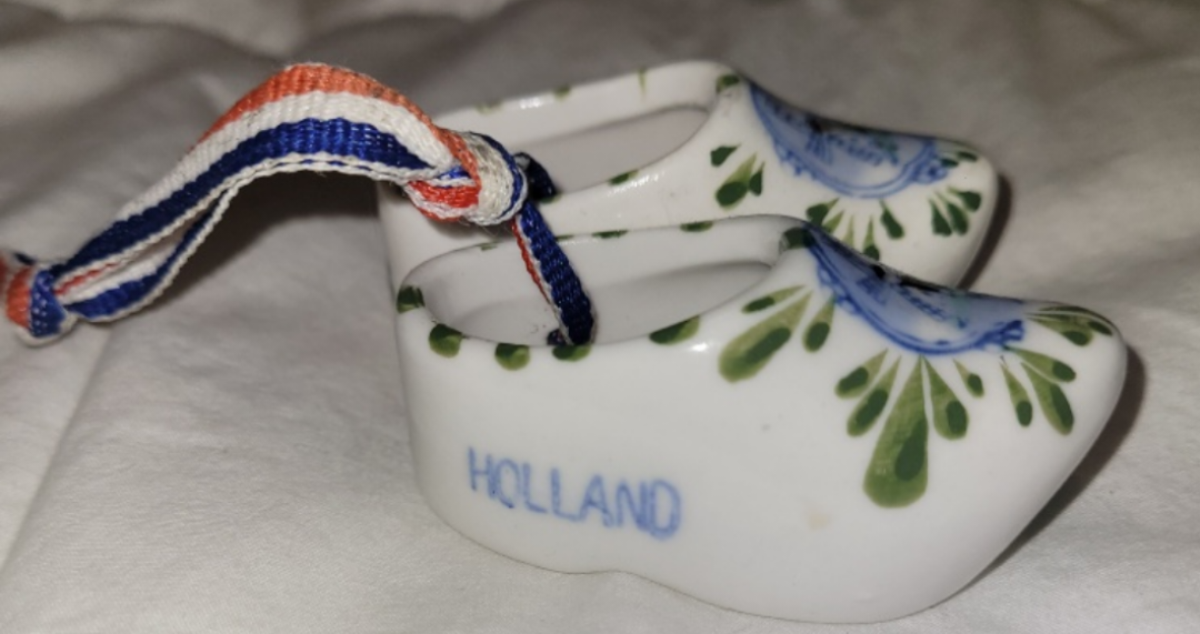 Vintage Holland Souvenir Clogs - photo 3