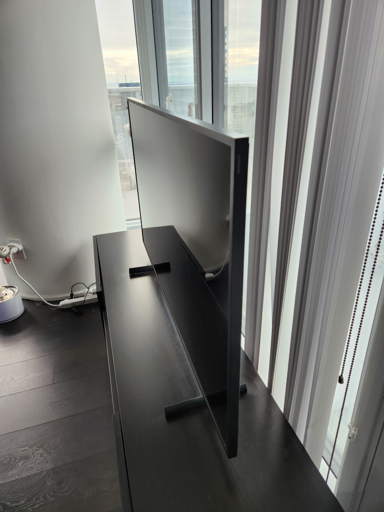Samsung The Frame 50 inch TV - photo 2