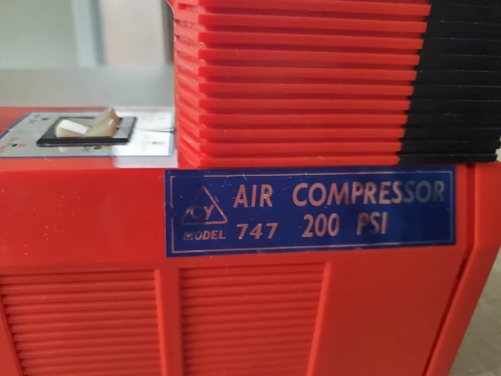 🧡 Compact Air Compressor 200 PSI image indicator(2)