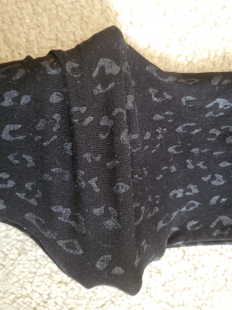 Black Leopard Print Leggings image indicator(4)