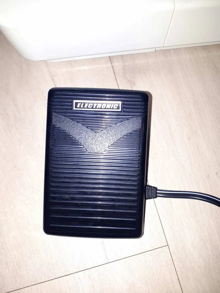 Singer Prelude Sewing Machine image indicator(9)