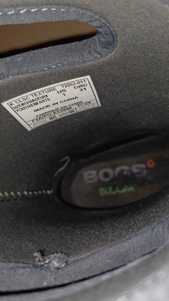 Bogs Kids' Classic Texture Rain Boots image indicator(4)