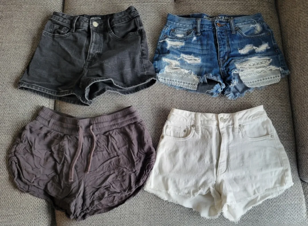 4 Shorts Bundle #freecycle thumbnail