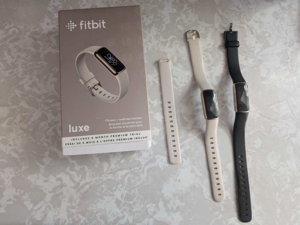 🧡 Fitbit Luxe Fitness Tracker with Extra Bands 🧡