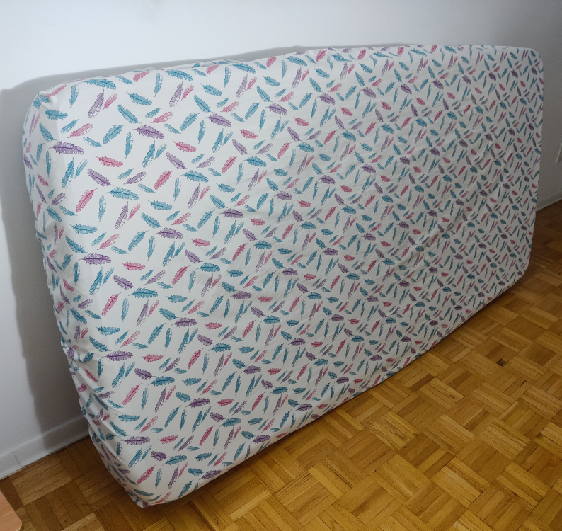 Twin Memory Foam Mattress with fitted sheet - photo 2