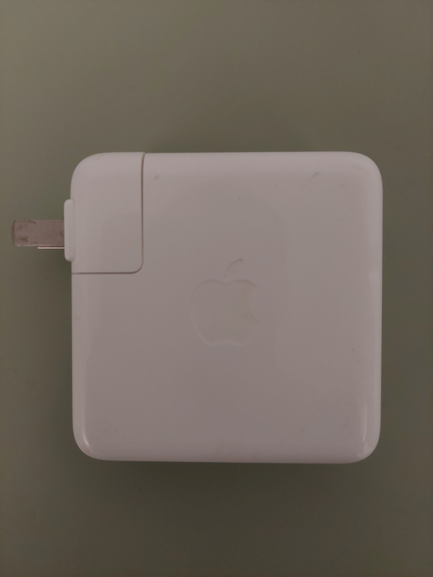 Apple USB-C Power Adapter (61W) - photo 3