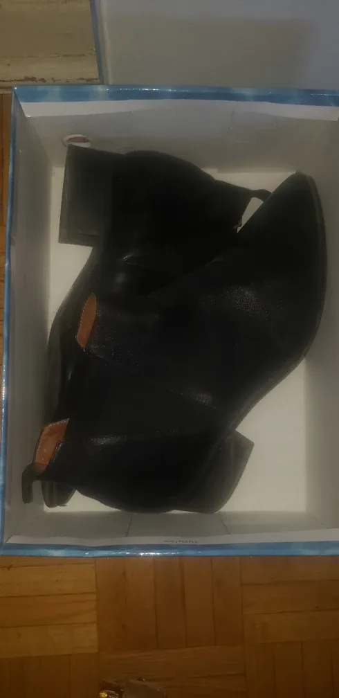 Black Leather Ankle Boots image indicator(4)