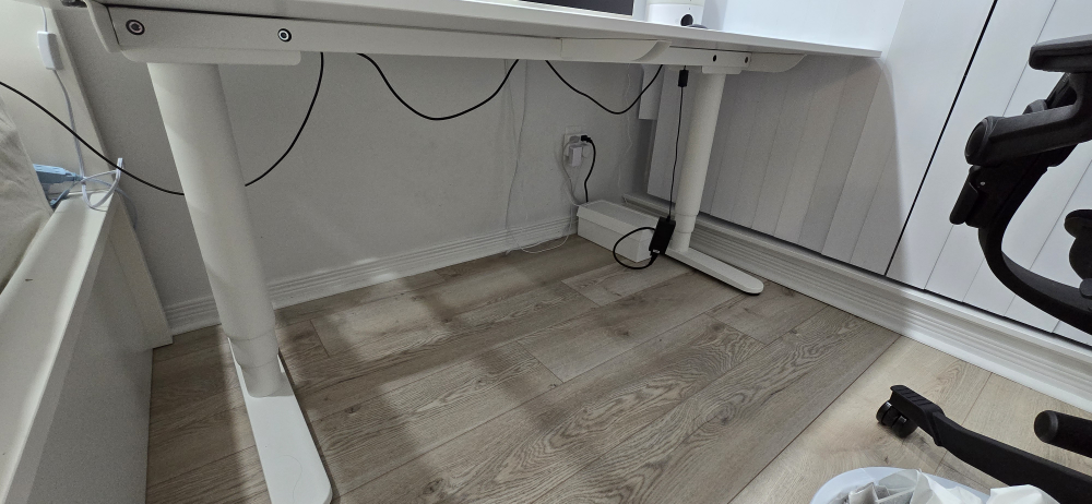 Ikea Bekant Standing Desk (White) - photo 3