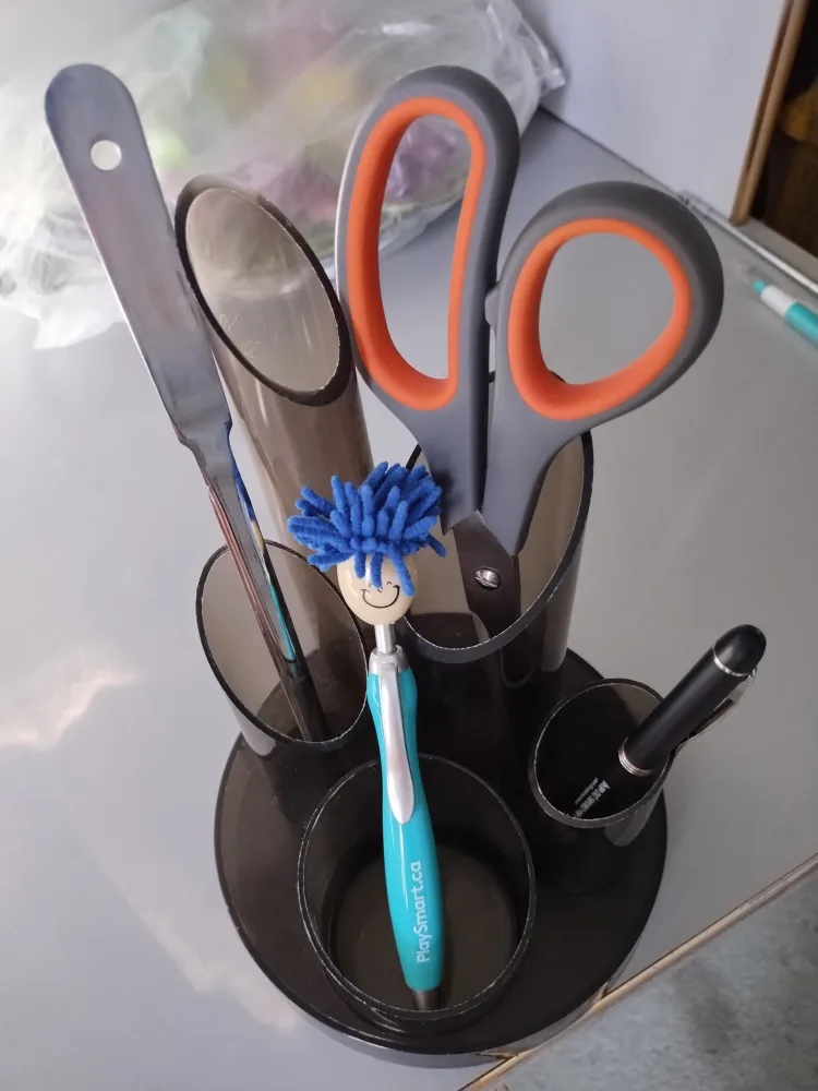 Desk Organizer with a Free Happy Face pen image indicator(2)
