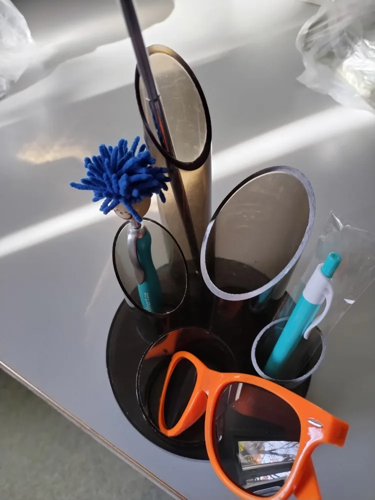 Desk Organizer with a Free Happy Face pen image indicator(3)