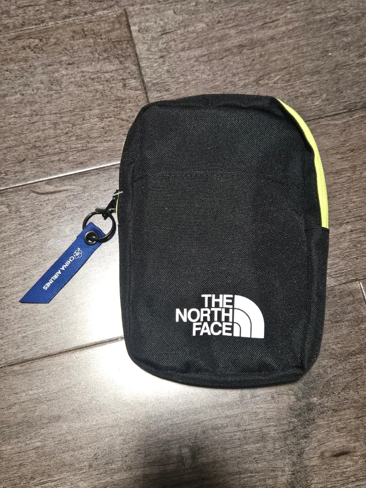 The North Face Travel Amenity Kit image indicator(3)