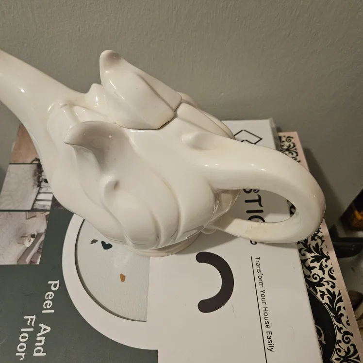 Guy Lindsay Kohn The Flame Teapot 12" W image indicator(5)