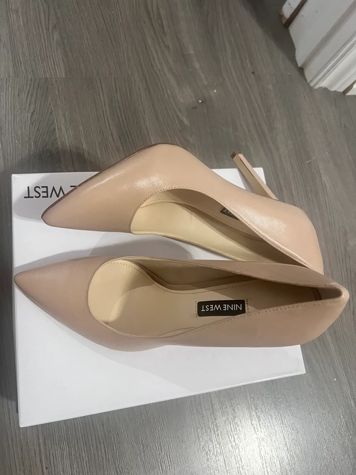 Nine West shoes, size US8 image indicator(3)