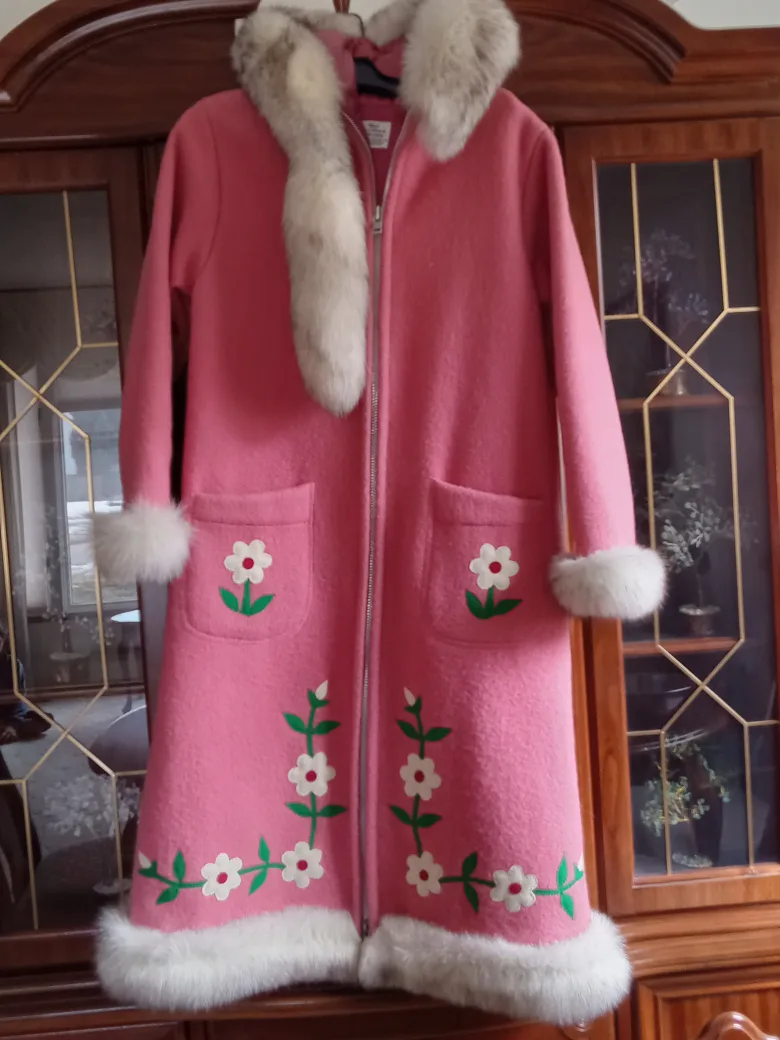 Yellowknife Parka with outer shell image indicator(3)