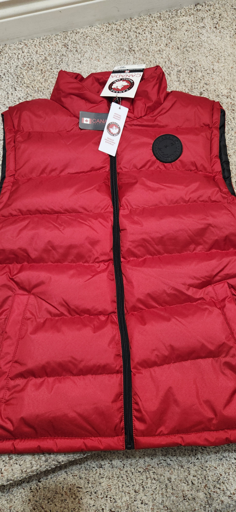 Canada Weather Gear Red Puffer Vest