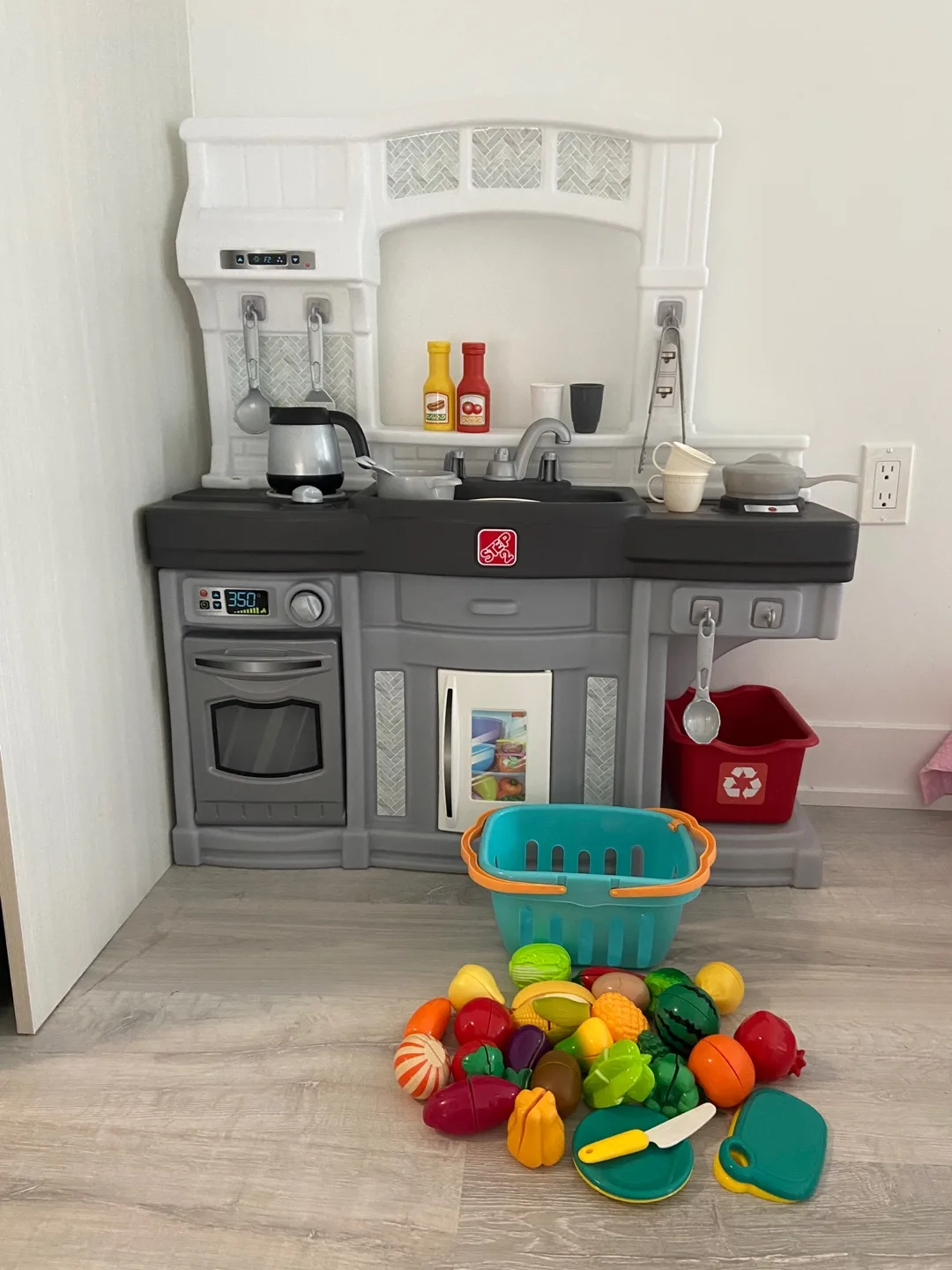 Step2 Play Kitchen thumbnail