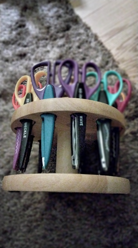 13 craft Scissors in wooden Stand - photo 2
