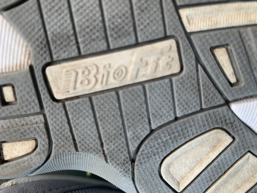 Saucony ladies running Shoe New size 10 & 9 image indicator(5)