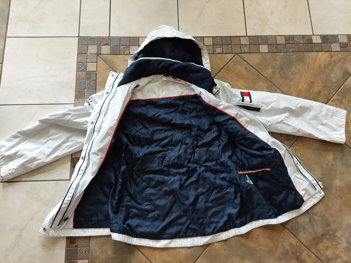 Tommy Hilfiger women's jacket size M image indicator(2)