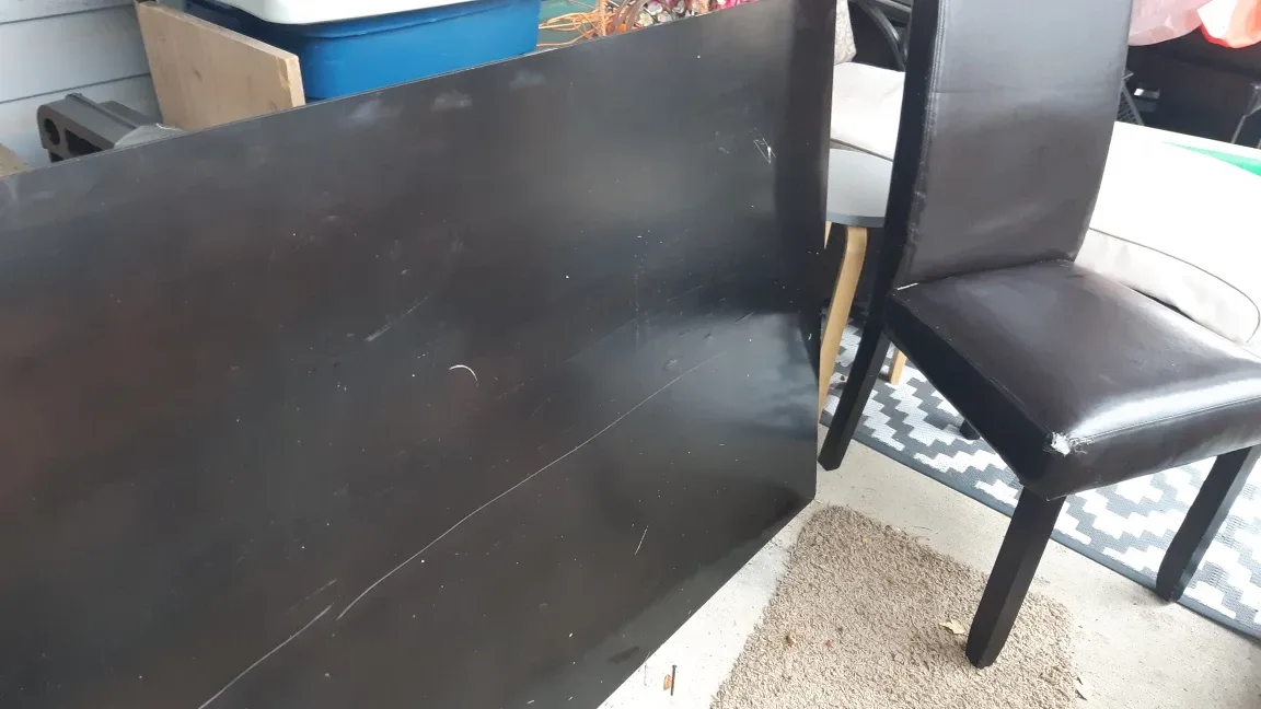 🥕🥕🥕Black Table & 4 leather chairs thumbnail
