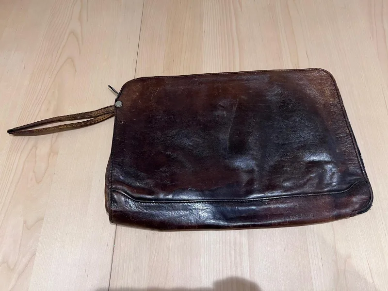 Vintage Renwick Leather Zip Case (Laptop Case) image indicator(7)