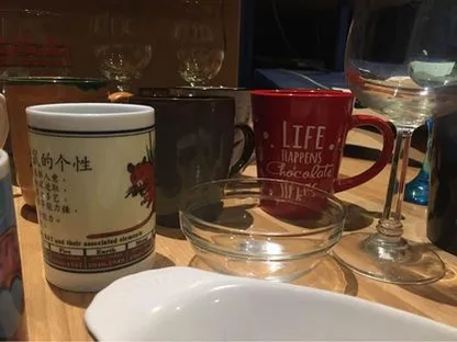 Lot of Mugs, Dishes, Glasses image indicator(4)