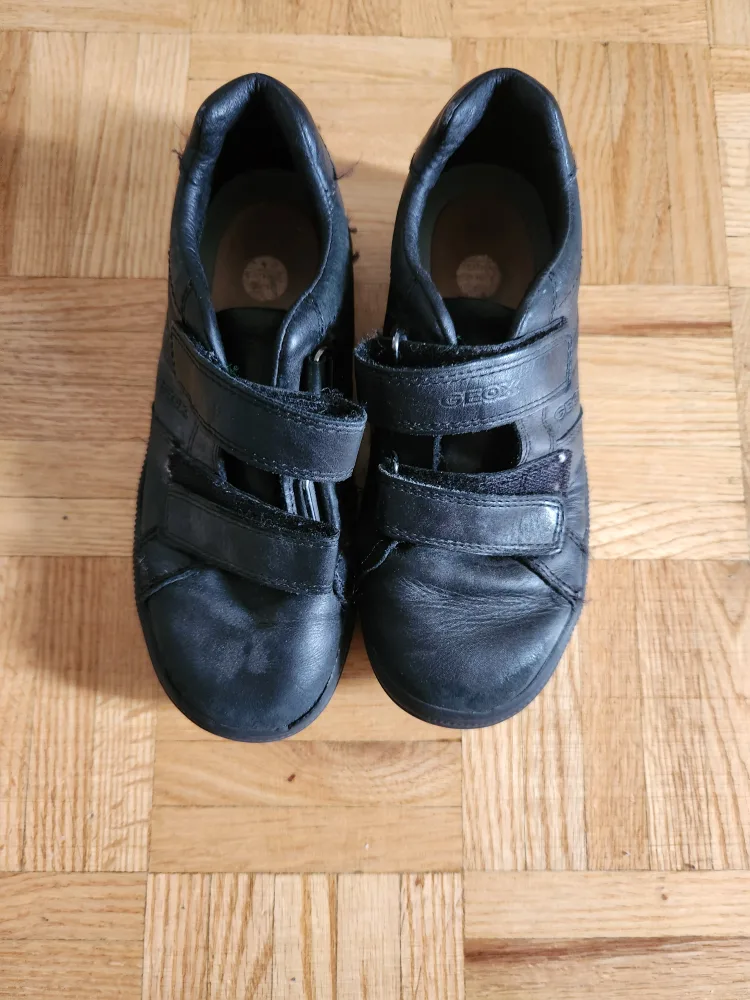 Geox Kids Black Velcro Shoes Size 1 UK image indicator(3)