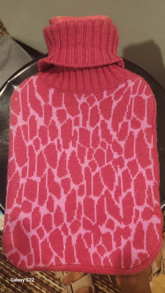 #freecycle Pink Knitted Hot Water Bottle Cover thumbnail