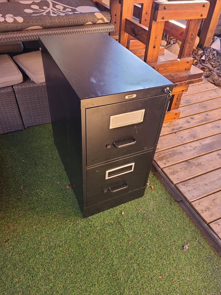 🇨🇦 Staples filling cabinet thumbnail