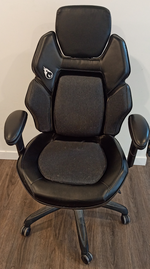 DPS Centurion Gaming Chair