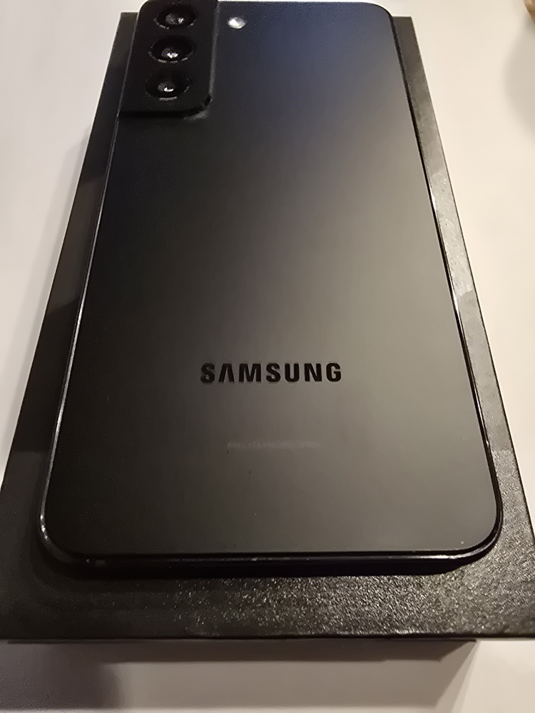 Samsung Galaxy S22 ,128Gb with phone case