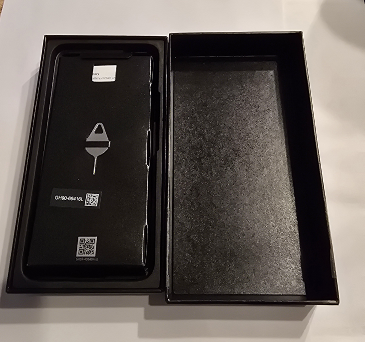 Samsung Galaxy S22 ,128Gb with phone case - photo 3