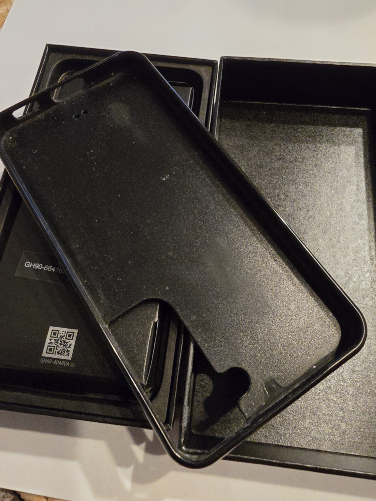 Samsung Galaxy S22 ,128Gb with phone case - photo 4
