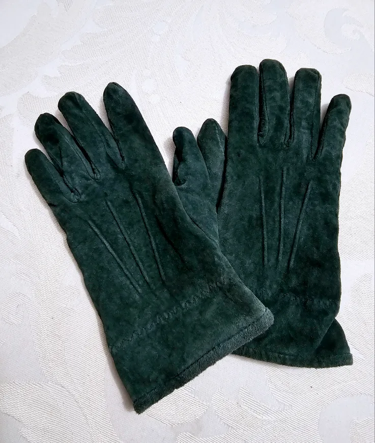Suede Gloves #freecycle thumbnail