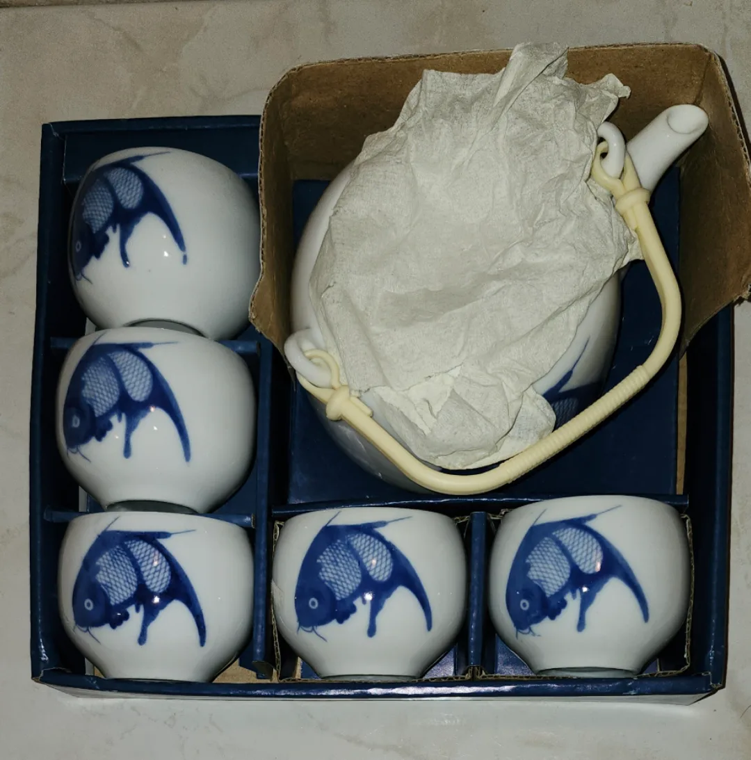 Tea Set with Fish Design image indicator(3)