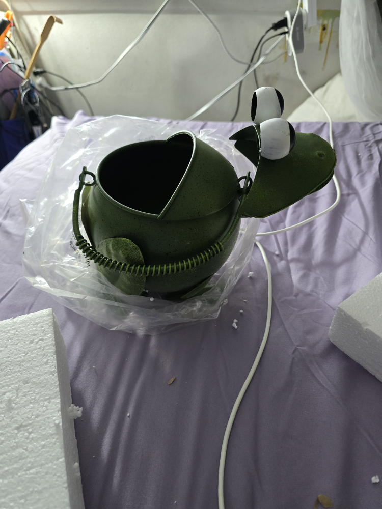 Metal Frog watering can - photo 2