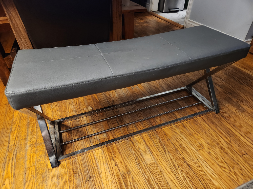 Shoe bench with metal frame