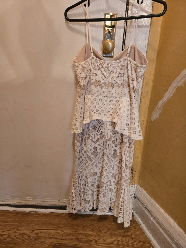 Boohoo Peplum White Lace Dress - photo 2