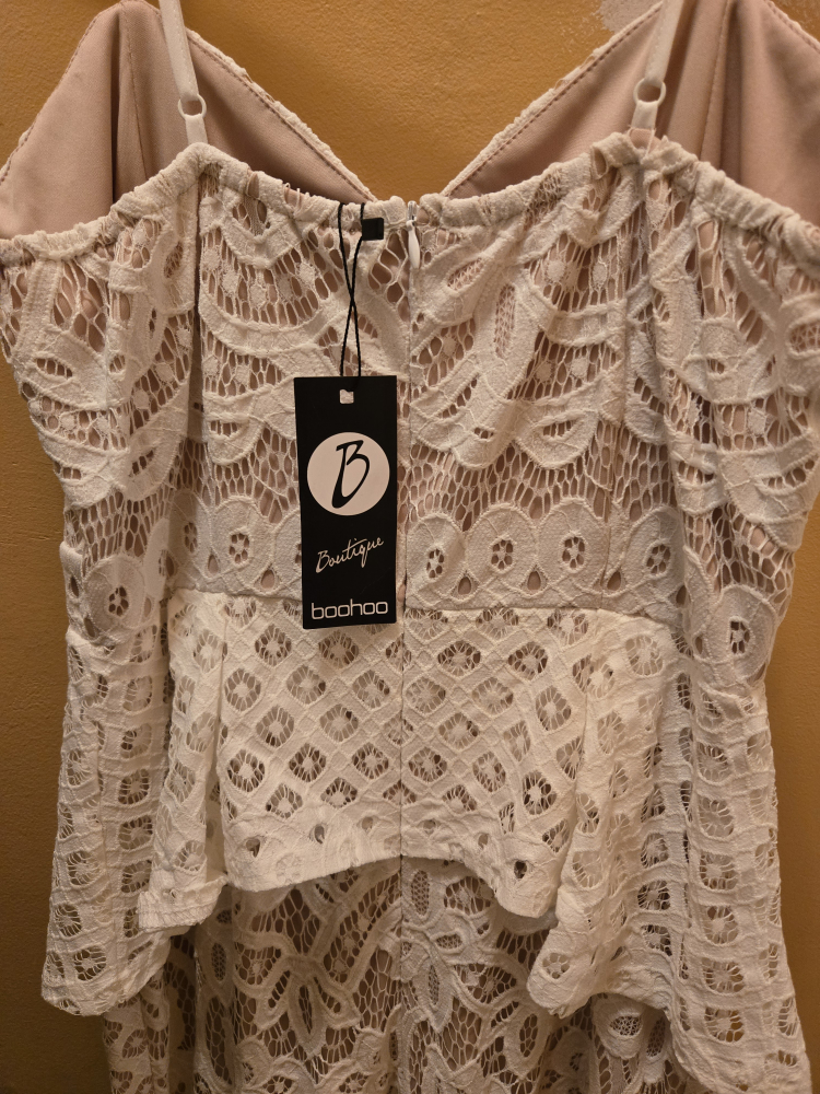 Boohoo Peplum White Lace Dress - photo 3