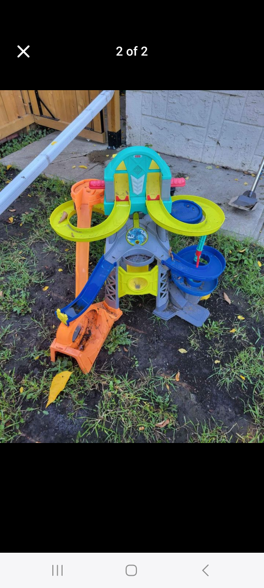 Winnie the Pooh Ride On and Little People Car Ramp - photo 2