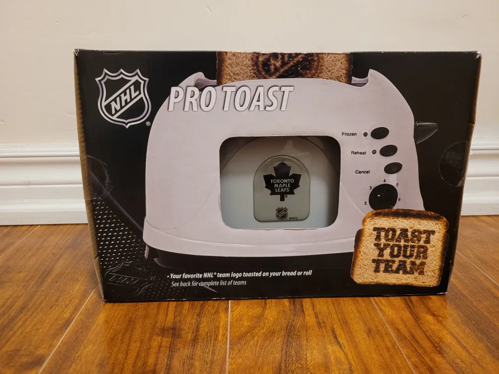 NHL Pro Toast Toaster - Toronto Maple Leafs image indicator(2)