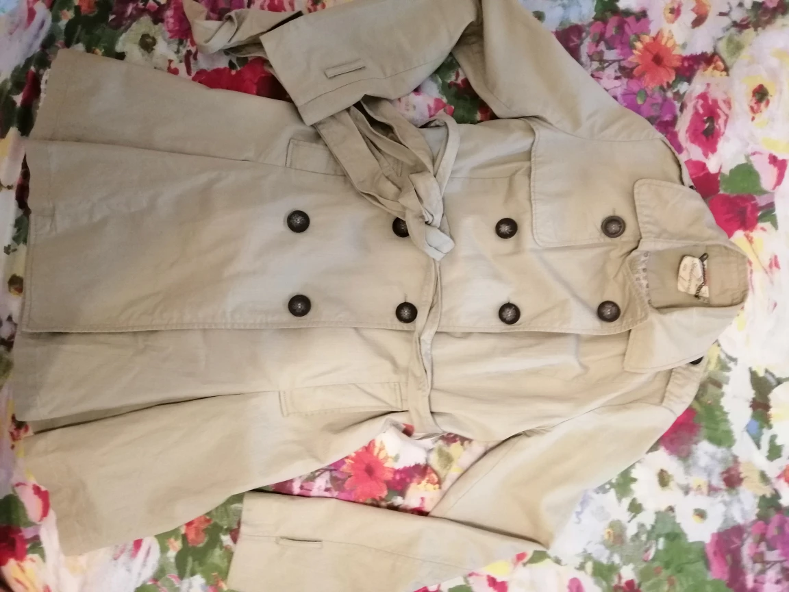 Beige Stradivarius Trench Coat Size L