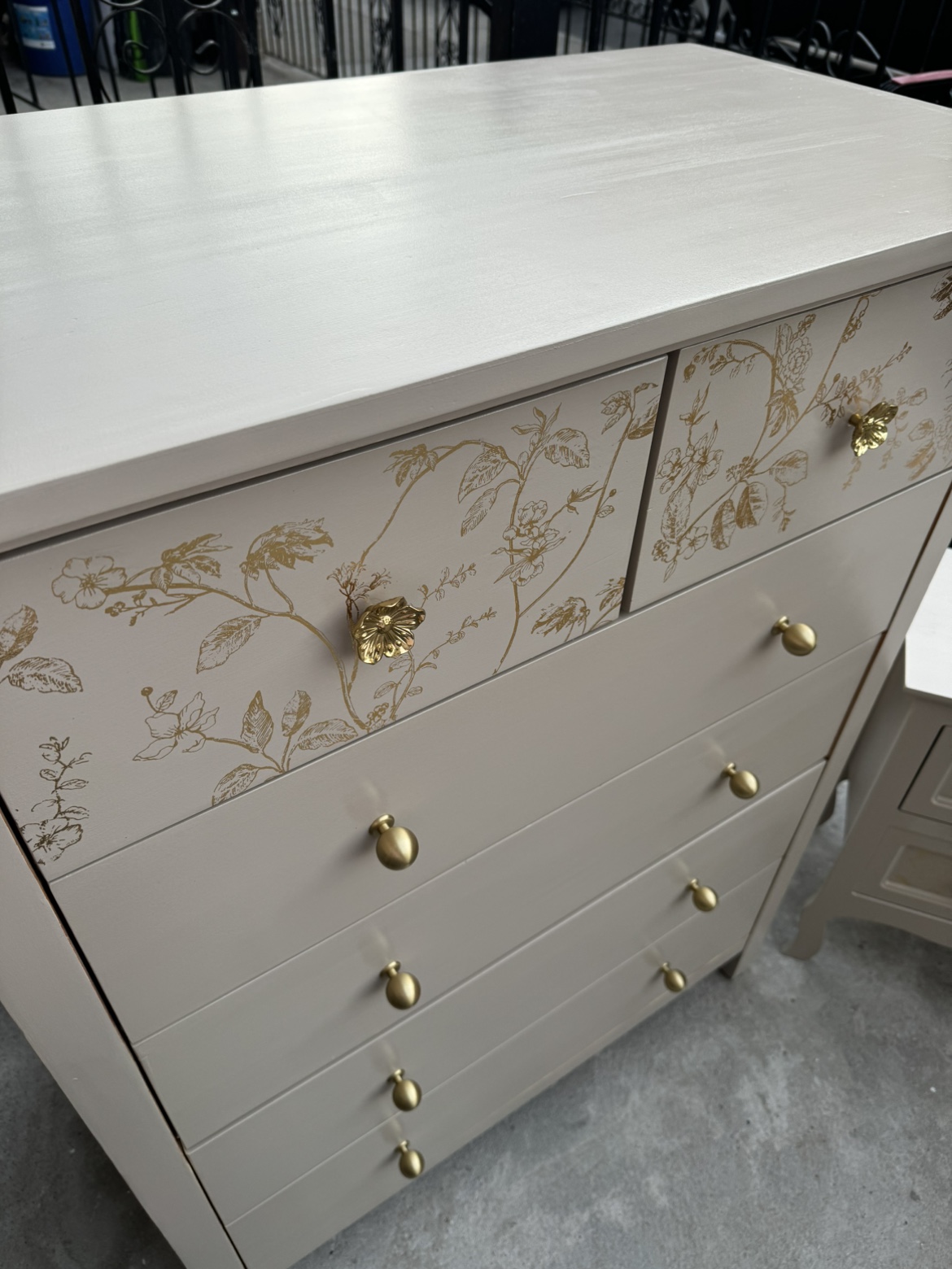 Beautiful Dresser and Two Nightstands for Sale! - photo 3