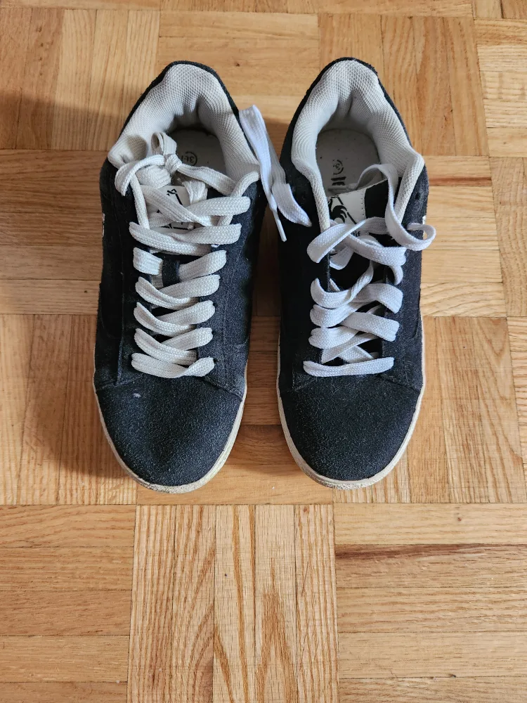 Le Coq Sportif Black Suede Sneakers Size 4 image indicator(2)