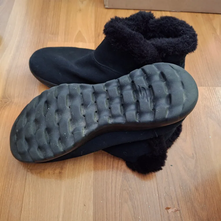 Skechers Women's Black Ankle Boots image indicator(3)